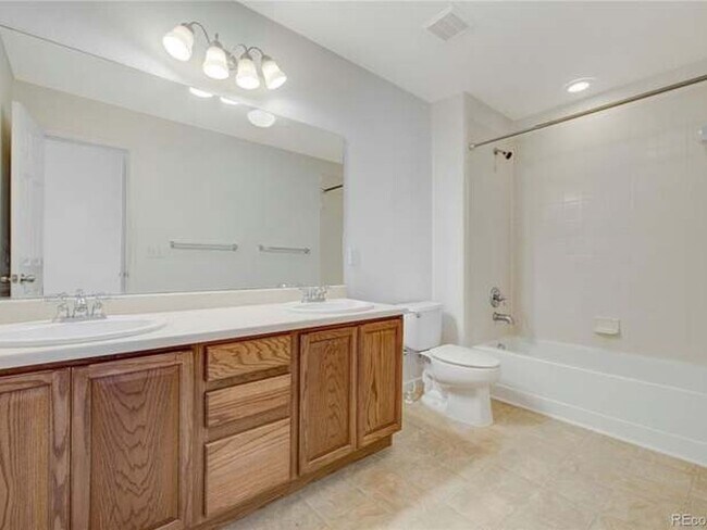 Building Photo - 3 Bedroom Townhome in Monument