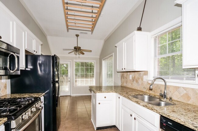 Building Photo - 11536 Ryewood Cove