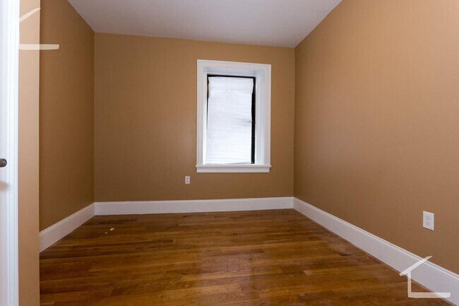 Building Photo - Top-notch and unique...