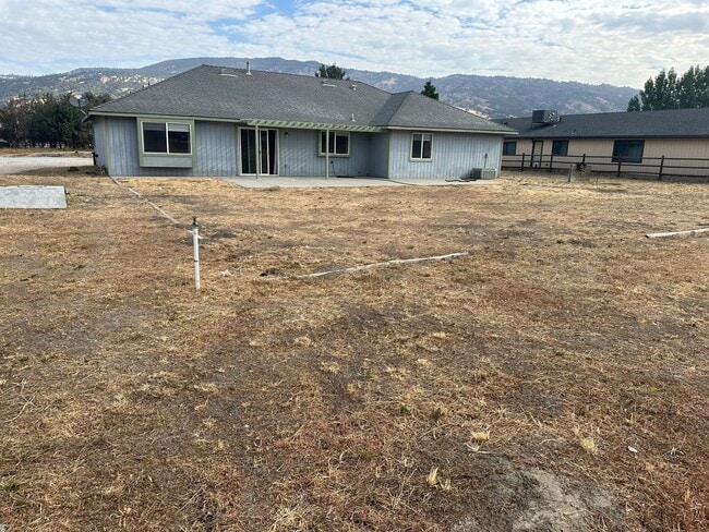 Building Photo - Coming Soon! In Bear Valley Springs! 3+2 p...