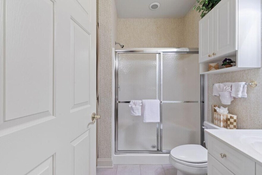 Building Photo - 4889 Magnolia Pointe Ln