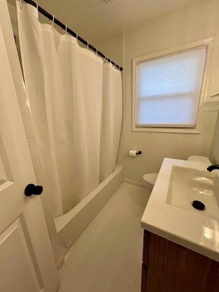 Building Photo - 3867 Hillcrest Dr SE