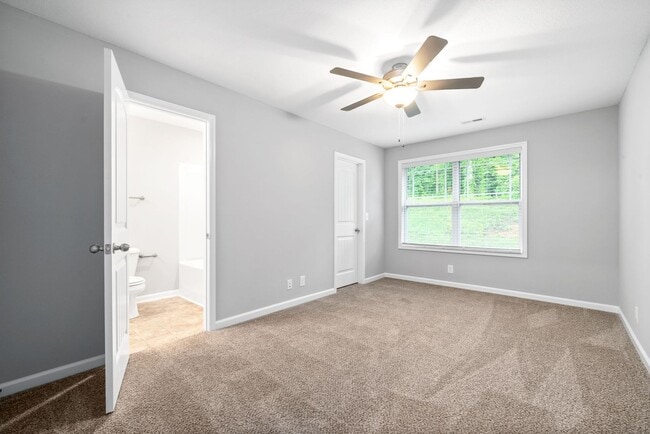 Building Photo - Pet Friendly Two Bedroom!