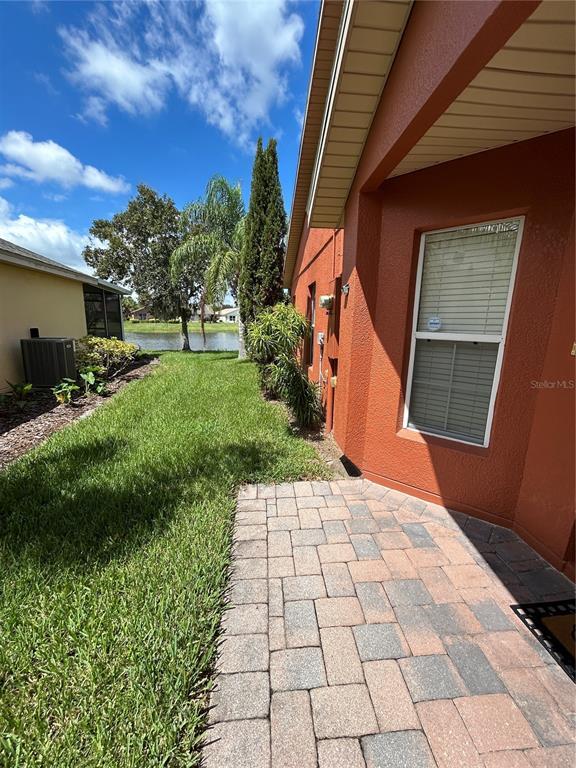 Building Photo - 585 Grand Canal Dr