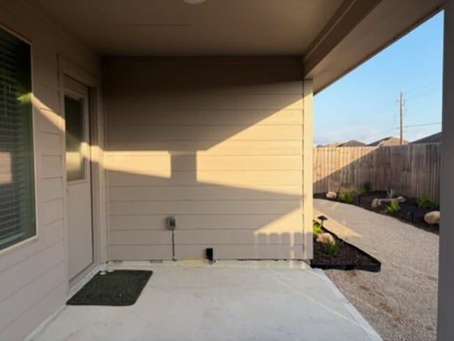 Building Photo - 1626 Comfy Wy