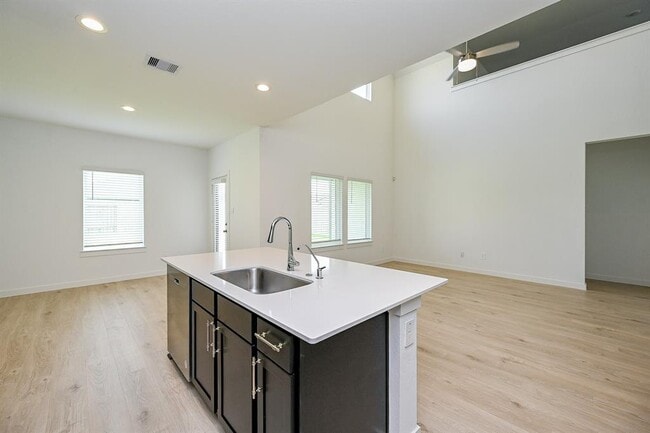 Building Photo - 29946 Gallatin River Ln