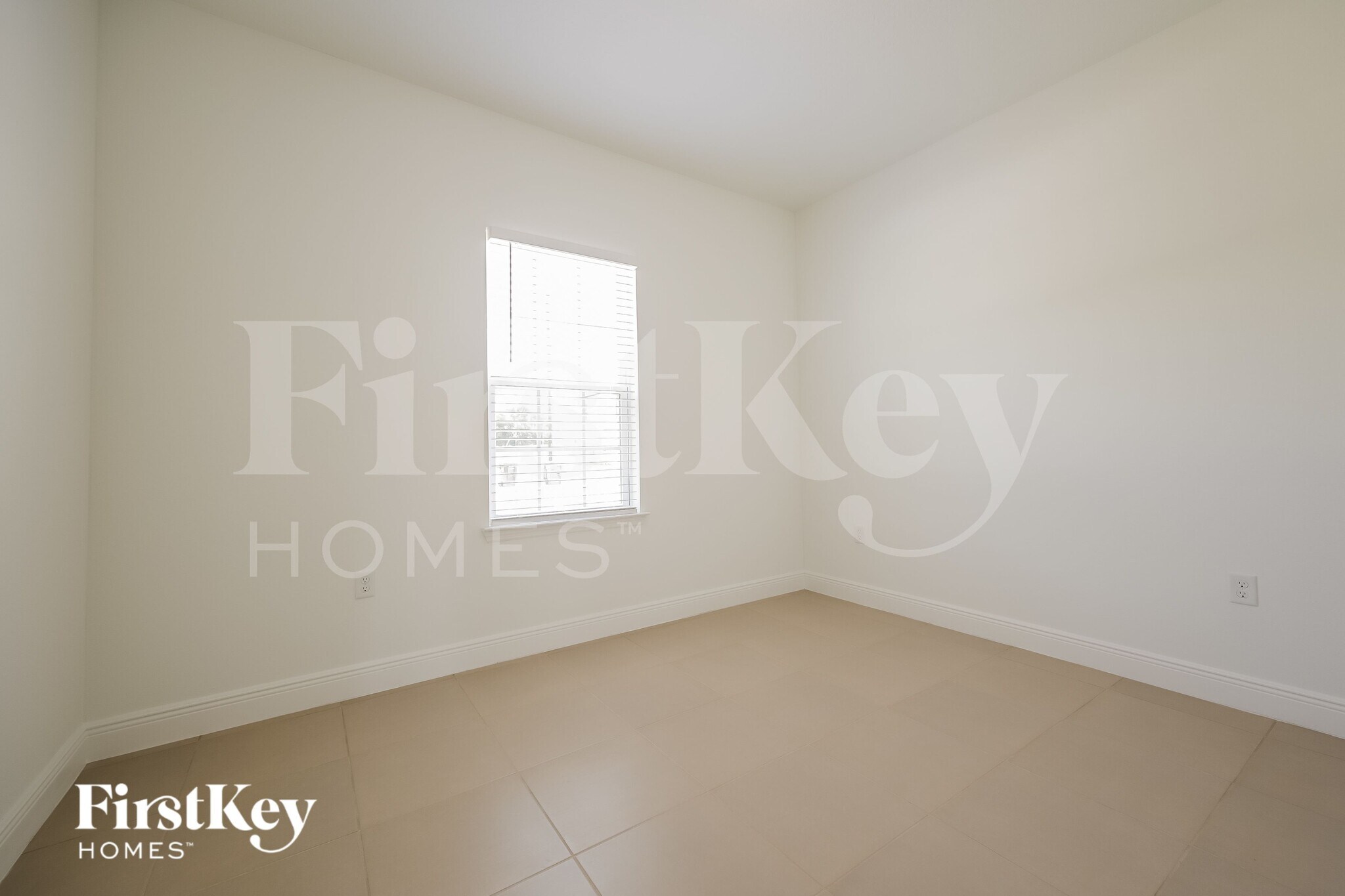 Building Photo - 318 W Aster Ct
