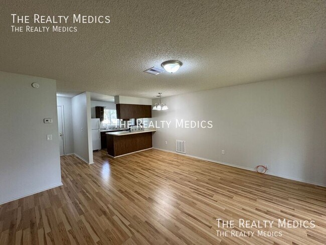 Building Photo - 2144 E Parkton Dr
