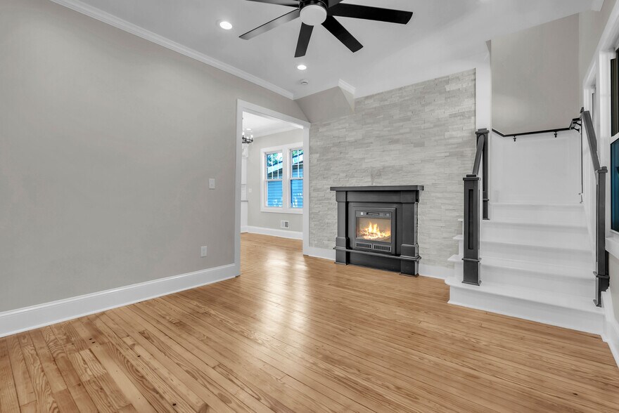 Building Photo - 4103 Crittenden St