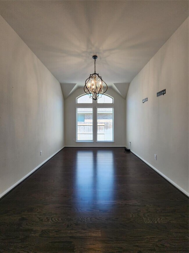 Building Photo - 522 Jefferson Dr