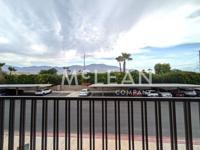 Building Photo - Three Bedroom in Cathedral City w/ Communi...