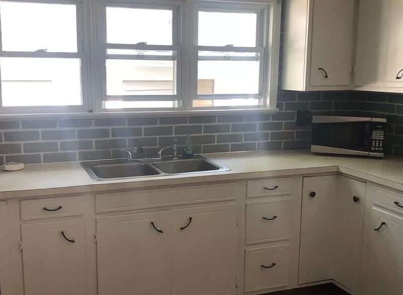 Building Photo - 64 Ontario St