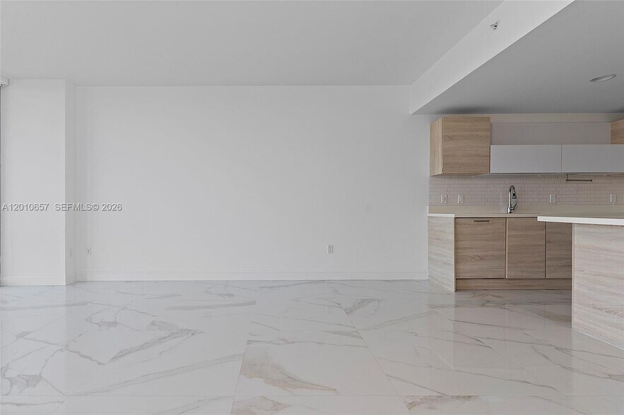 Building Photo - 16385 Biscayne Blvd