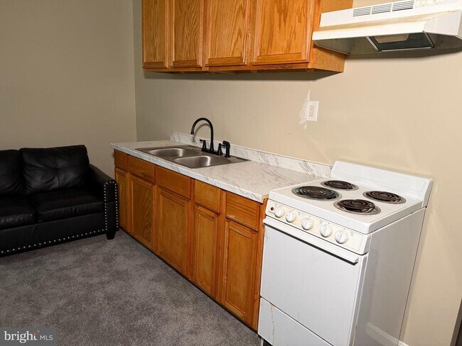 Building Photo - 853 Faraway Ct