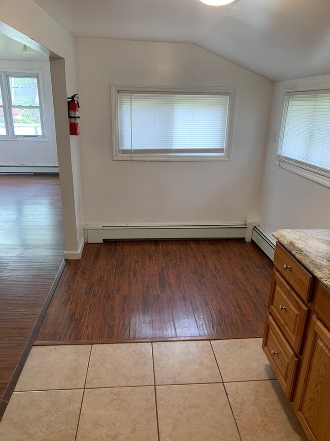 Building Photo - 776 NY-284