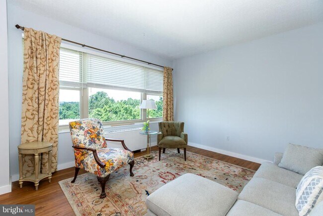 Building Photo - 4401 Roland Ave