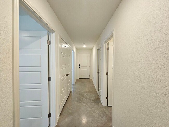 Building Photo - 1227 Concord Dr