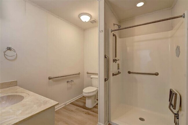 Building Photo - 1367 Canterbury Rd