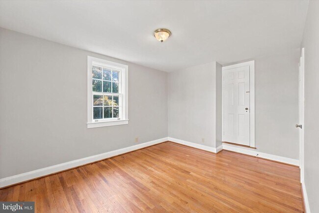 Building Photo - 843 Taylor St