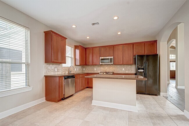 Building Photo - 70 W Montfair Blvd