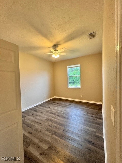 Building Photo - 126 Pine Ln