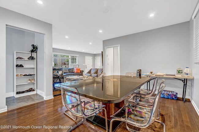 Building Photo - 410 Wells Ave