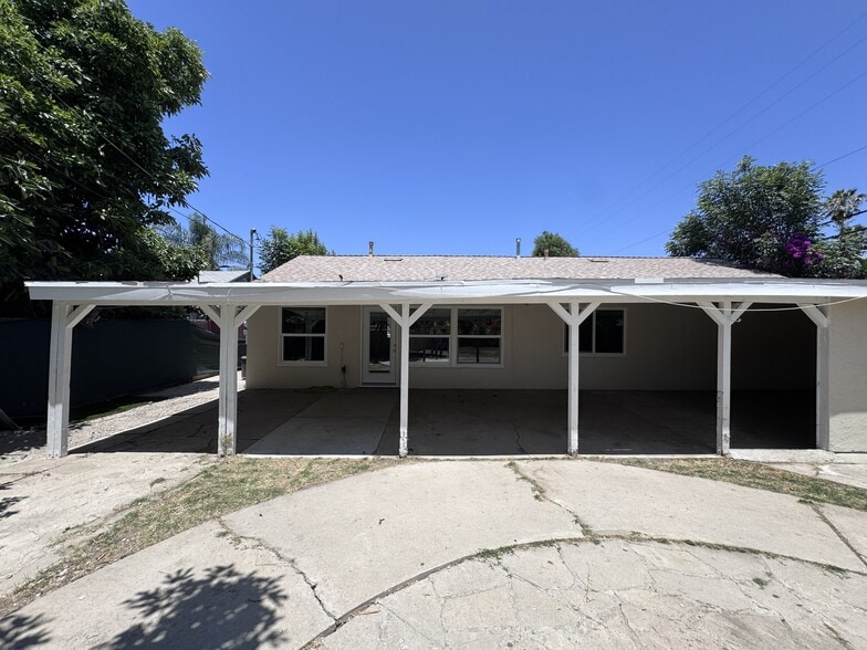 Building Photo - 17738 Lanark St