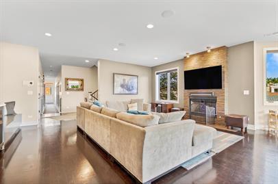 Building Photo - Rare Oversized Fully Furnished 3 Bed / 2.5 Bath 2,800+ SF Duplex with Private 1,000 SF Roof Deck ...