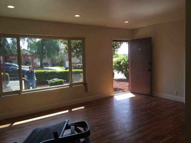 Building Photo - Vallejo, 842-844 Benicia Rd