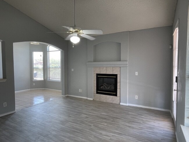 Building Photo - 3701 Trina Pl