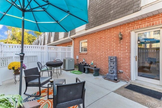 Building Photo - 1656 Herault Pl