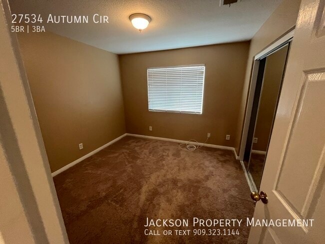 Building Photo - 27534 Autumn Cir