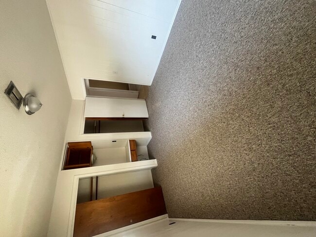 Building Photo - 590 Florosa Ct