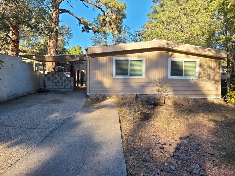 Building Photo - 4448 E Wintergreen