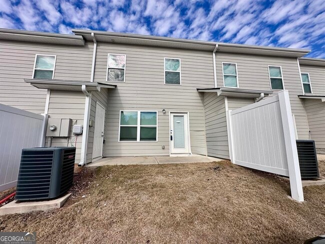 Building Photo - 306 Ashigan St