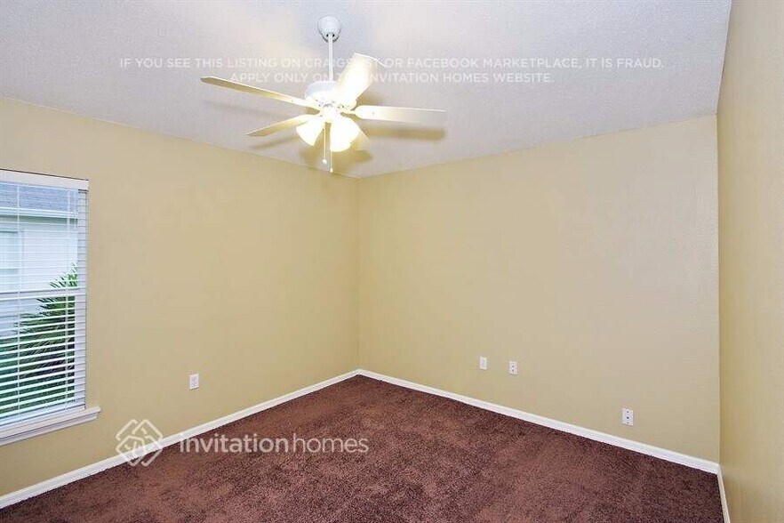 Building Photo - 711 Hawk Ln