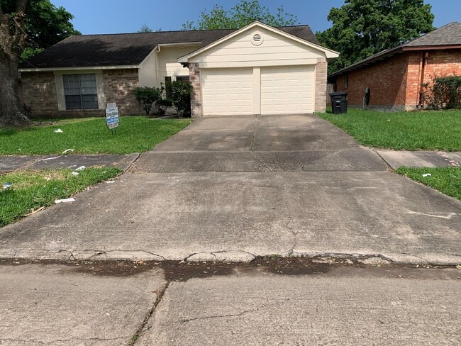 Building Photo - 16738 Quail Briar Dr