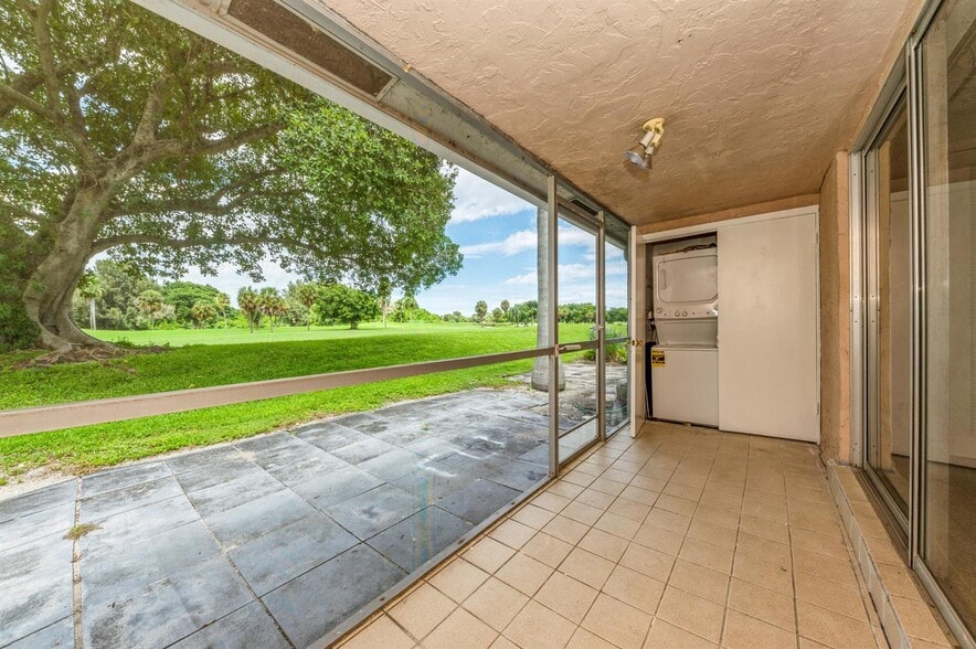 Building Photo - 2405 Lowson Blvd