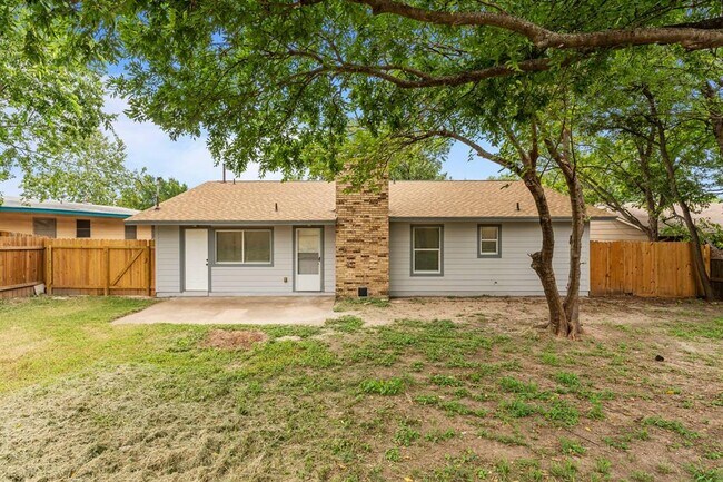 Building Photo - 8408 Staunton Dr