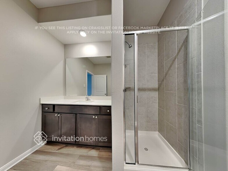 Building Photo - 3127 Angus Dr