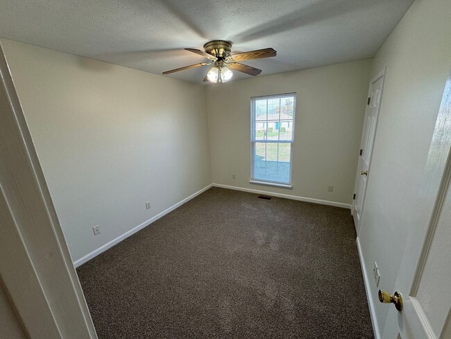 Building Photo - Ranch style 3 Bedroom and 2 Full Baths Home