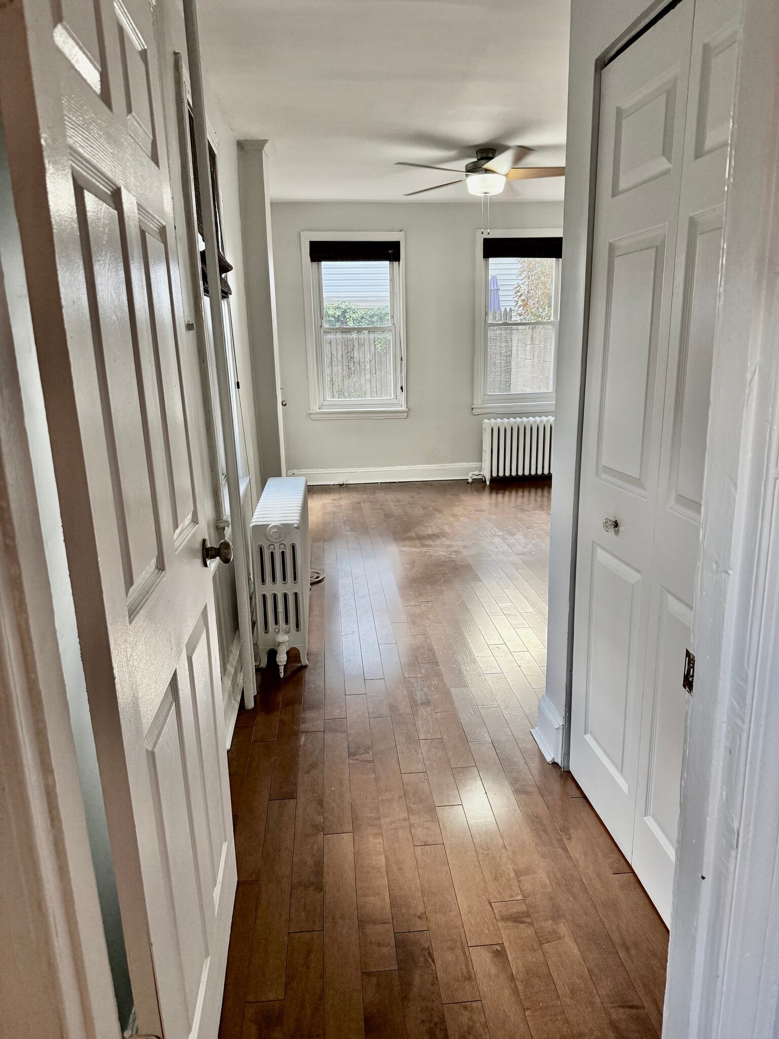 Building Photo - 302 Dickinson St