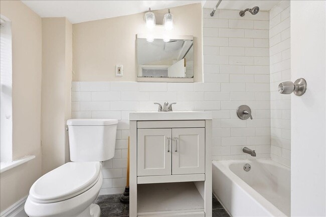 Building Photo - 59 Wayne St