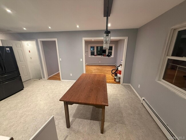 Building Photo - 133 Moriches Ave