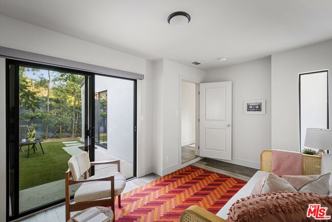 Building Photo - 1057 N Ave 49