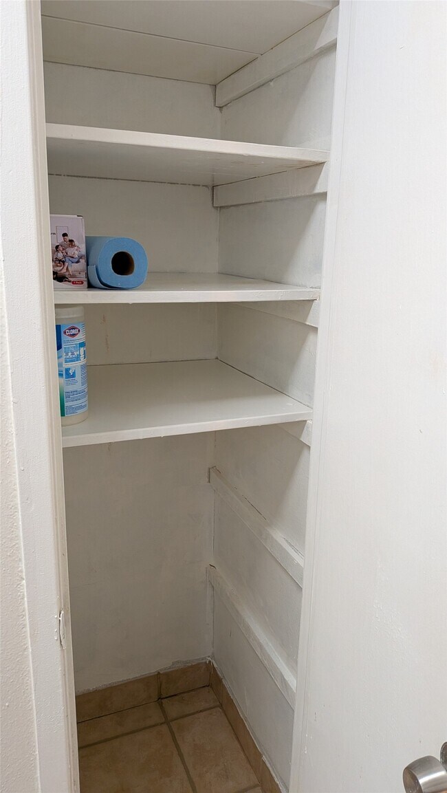 Building Photo - 3131 Southwest Fwy