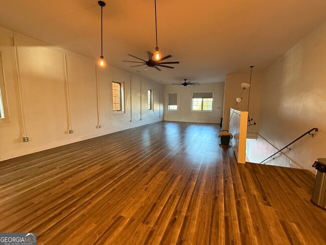 Building Photo - 95 W Franklin St