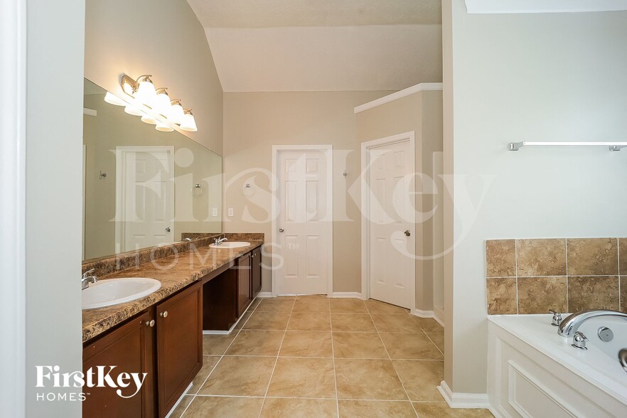 Building Photo - 5719 Graywind Trail
