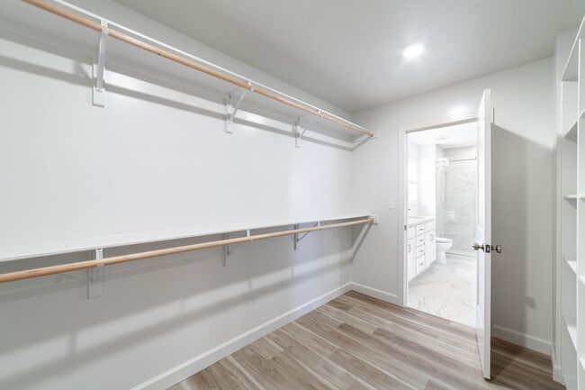 Building Photo - 4604 Estacada Dr