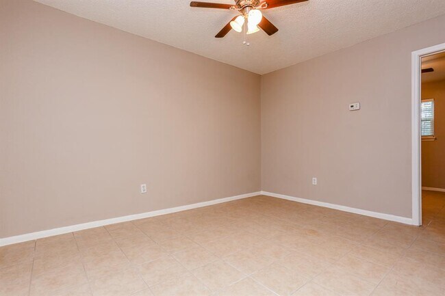 Building Photo - 14039 Eagle Pass St